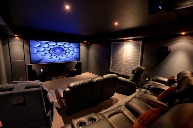 Home theatre goals 🎬 Such a fun room to work on! Big sound and unique accent lighting really make this space come to life 🍿
#homecinema #smartautomation #connectmultimedia #cinemaexperience